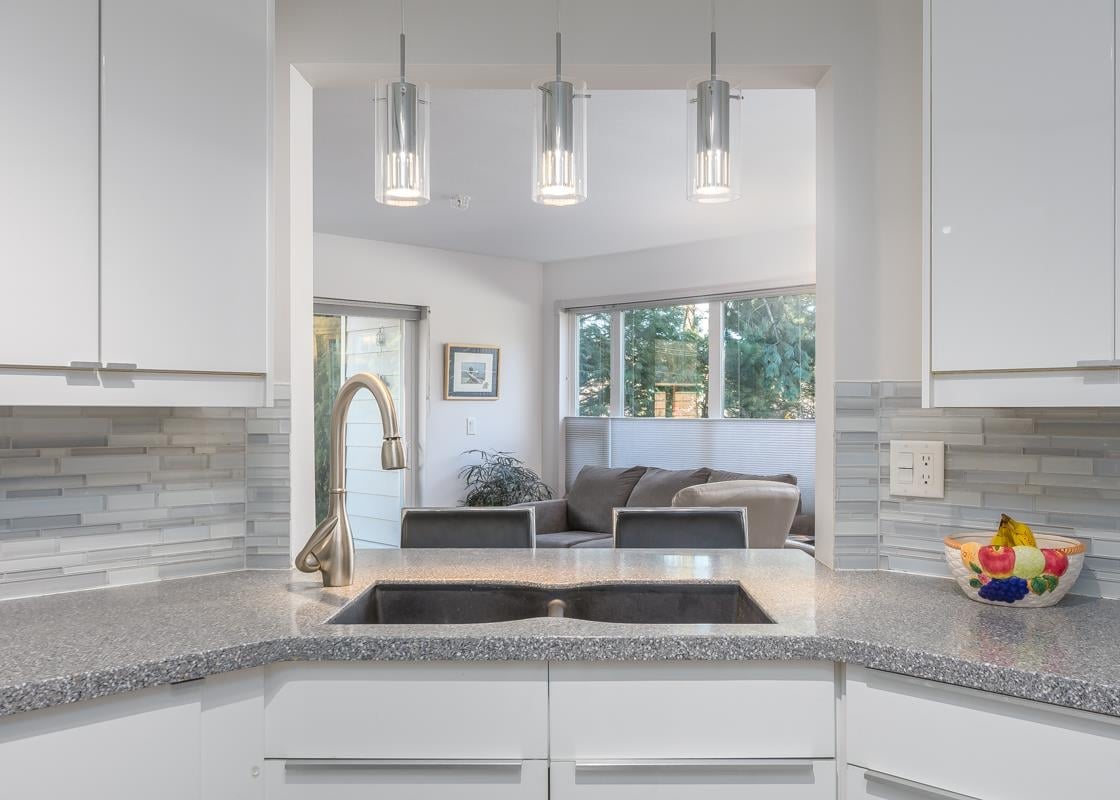 112-1466 Pemberton Ave