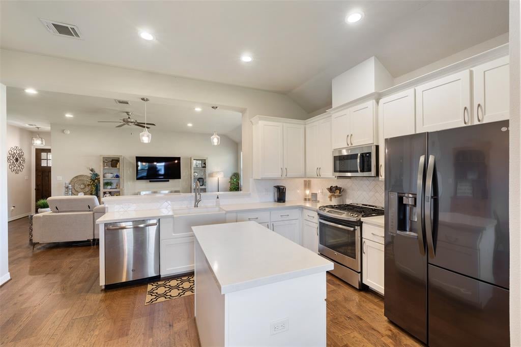 57 Briarwood Ln Bellville, Tx 77418