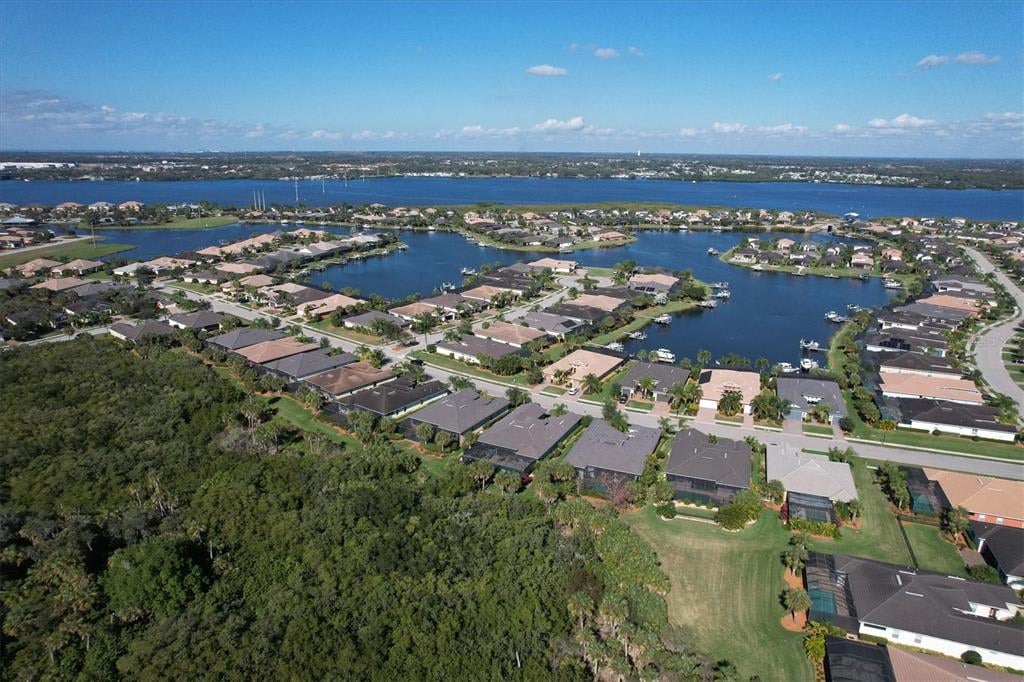 5211 Lake Overlook Ave, Bradenton, FL 34208