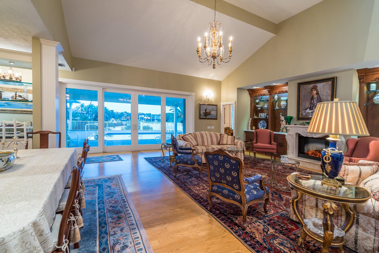 1329 Vista Dr