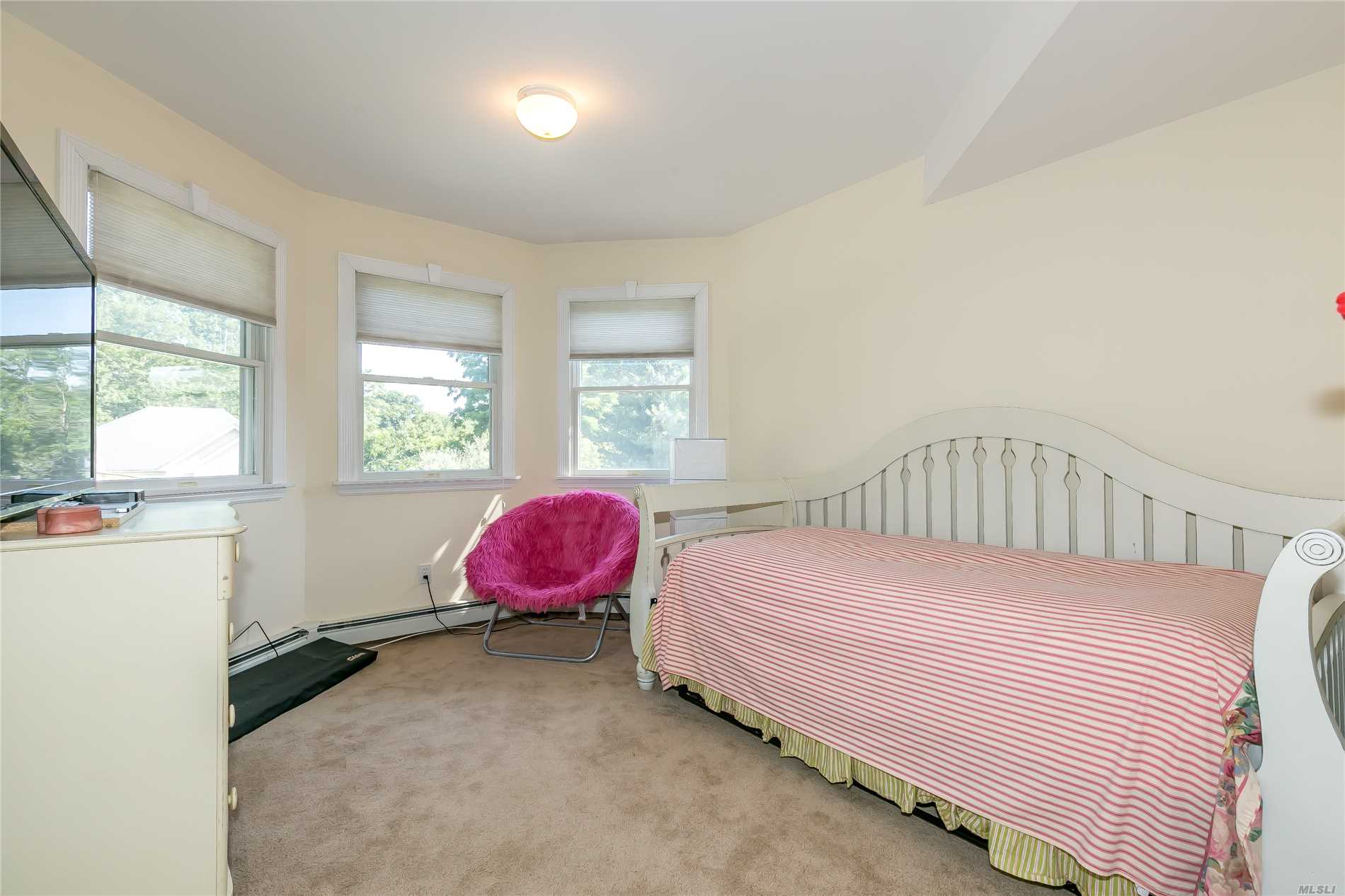 1 Mather Ct, Huntington Station