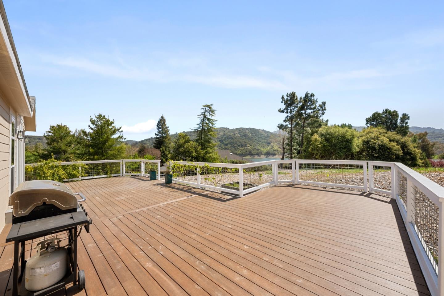 18260 Lakeview Ct Los Gatos, CA 95033