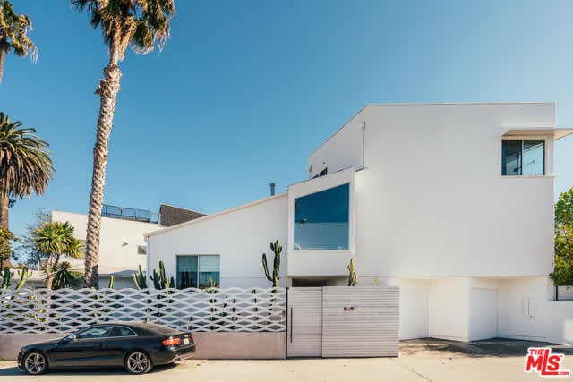 2603 Beach Ave