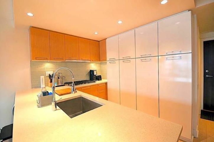 303-1680 W 4 Ave