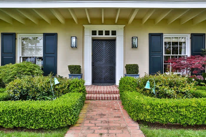 Monterey Colonial in Brentwood