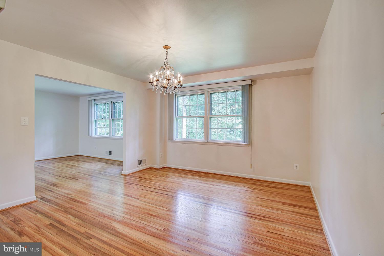 1552 Forest Villa Ln