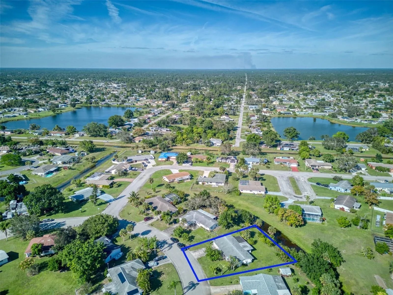 107 W Lake Dr