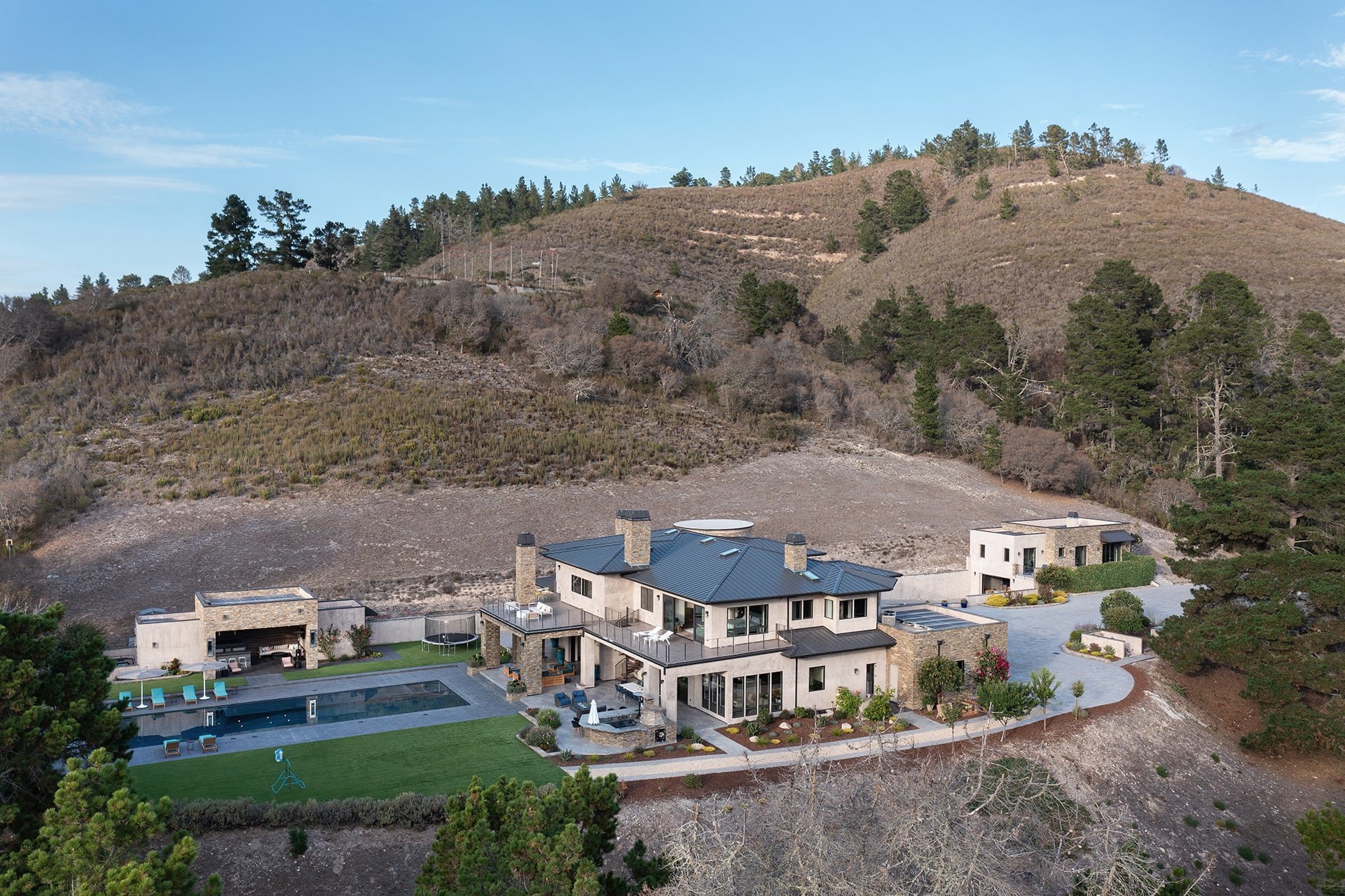 Contemporary Turn-Key Estate in Tehama - 10 Alta Madera Ave