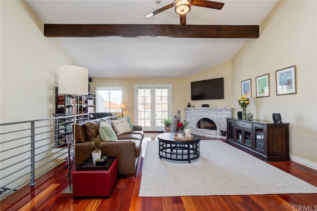 106 S Lucia Ave., #4