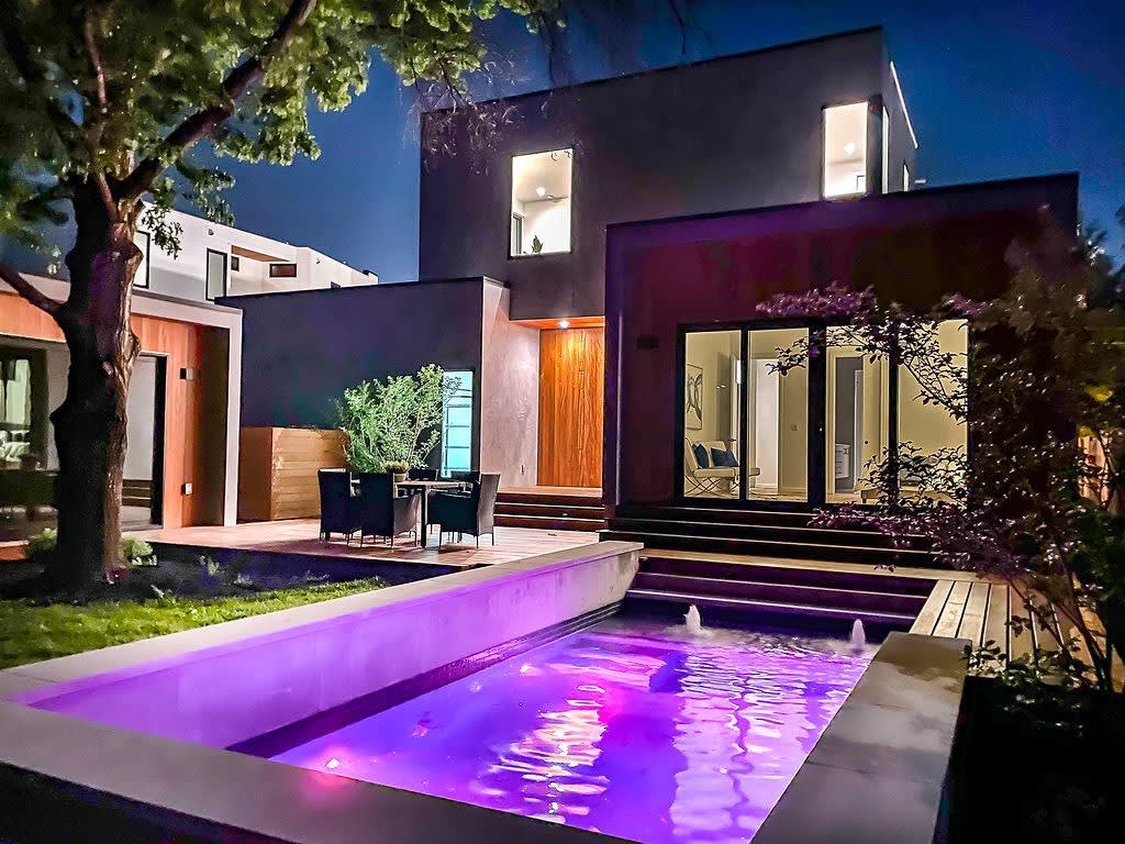 1303 Justin Ln