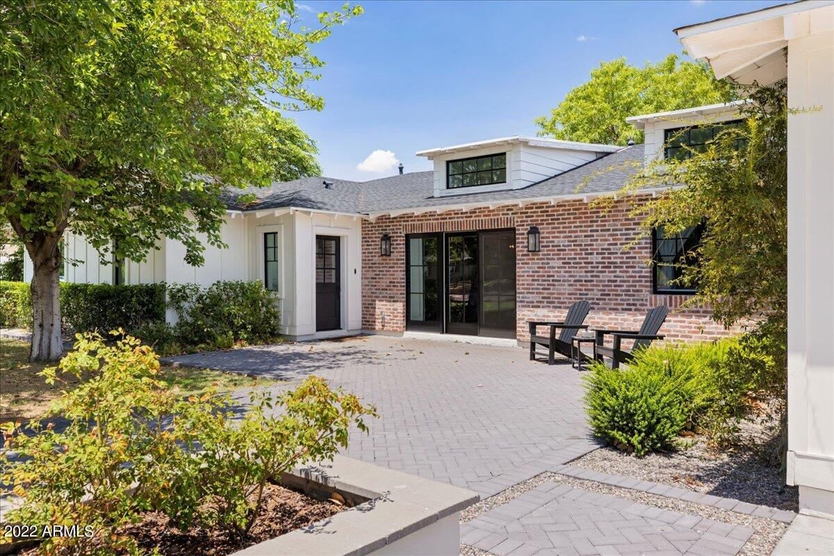 6302 E CALLE DEL PAISANO DR