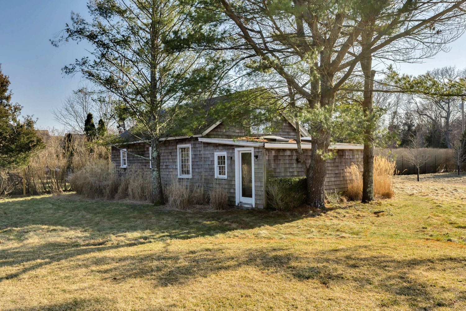 Upscale, Updated Sag Harbor Farmhouse in Waterfront Neighborhood