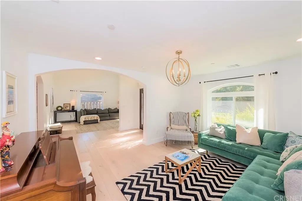 28303 Laura La Plante Dr