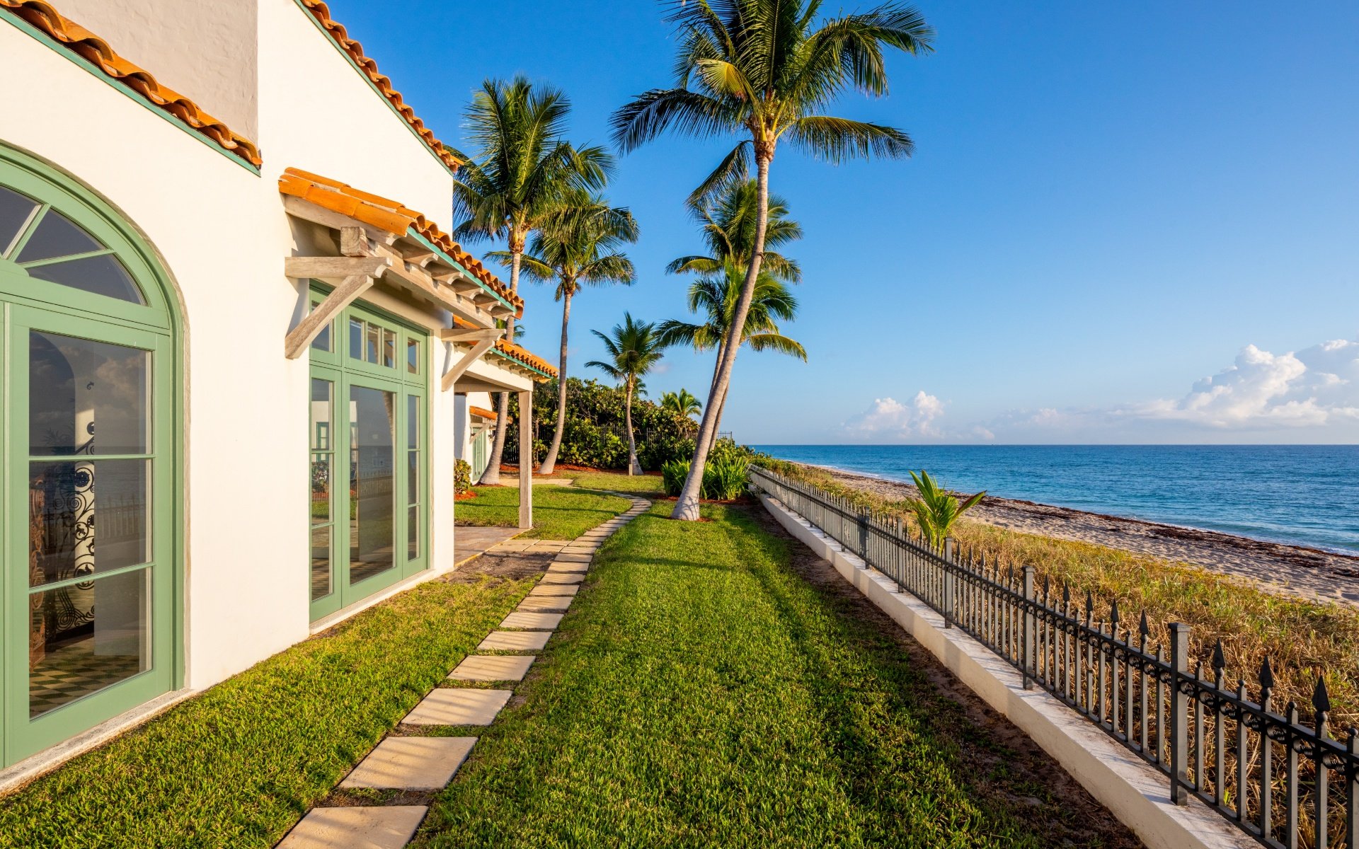 2817 N Ocean Blvd