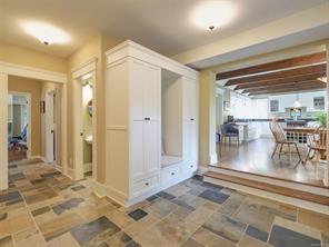 3900 Cadboro Bay Rd