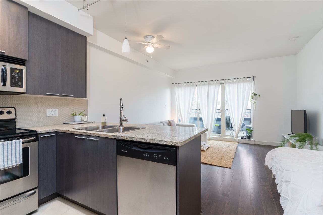 PH9-707 E 20th Ave