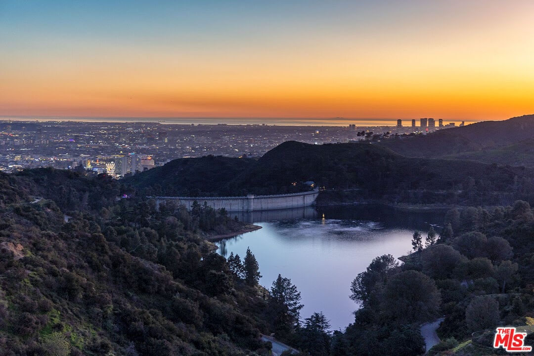 Castillo del Lago in Hollywood Hills
