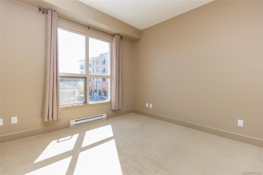 206-1642 McKenzie Ave, Saanich