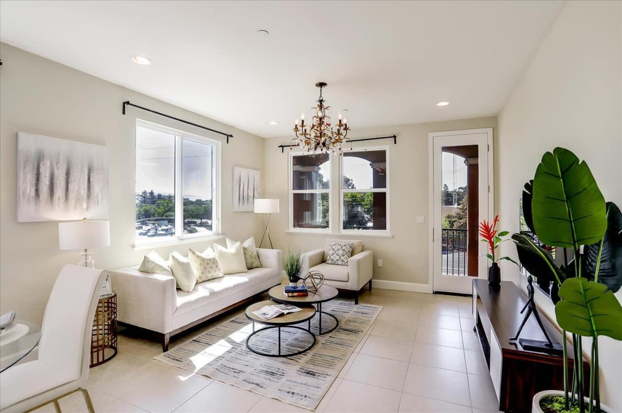 272 Currlin Cir