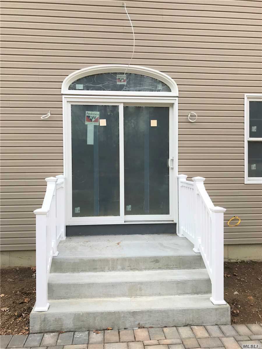 8 Stratford Ave
