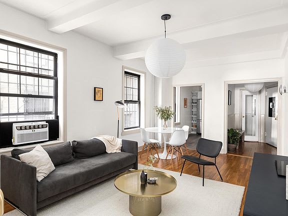 141 E 3rd St Unit: 1C