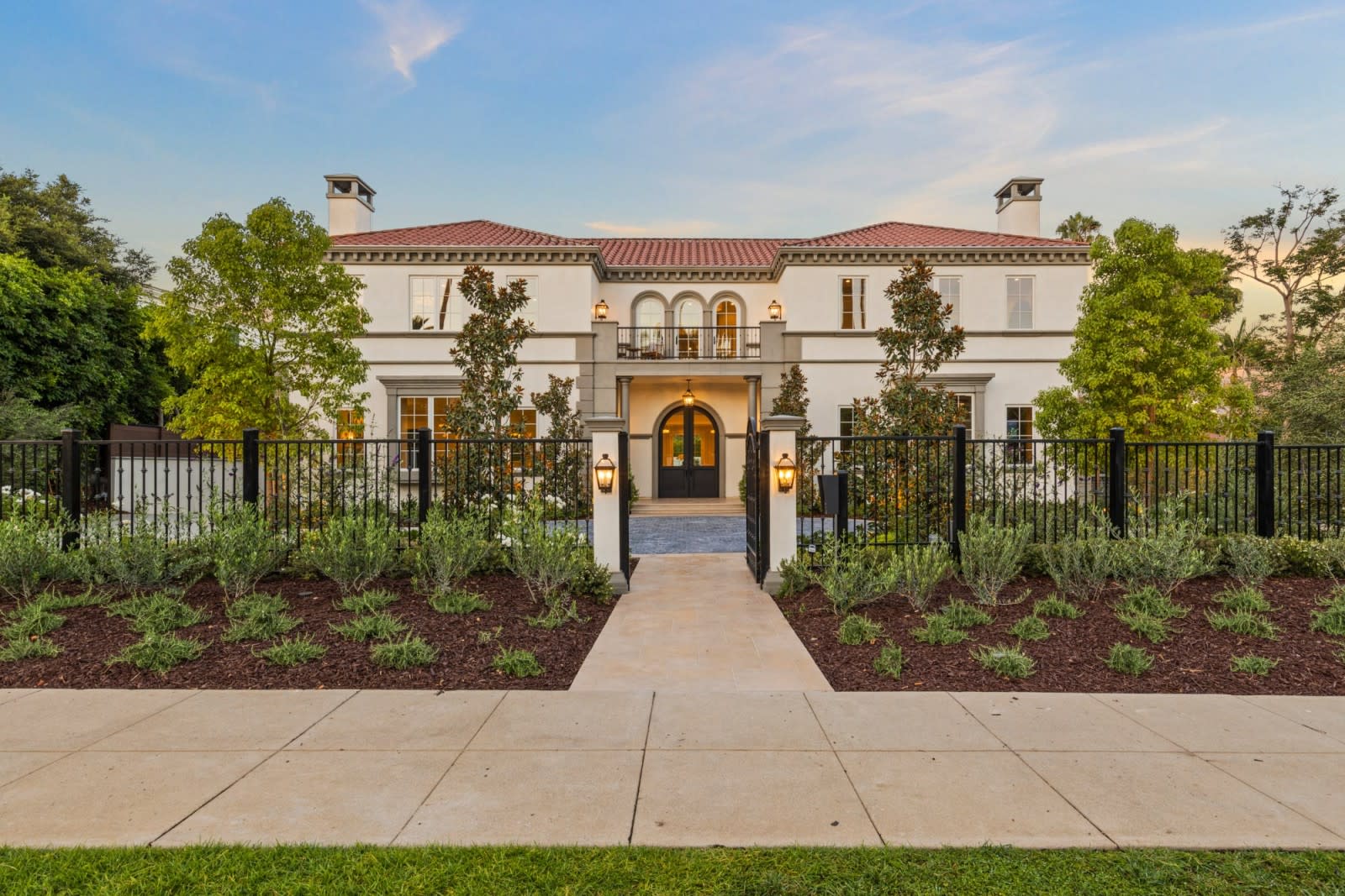 802 FOOTHILL ROAD