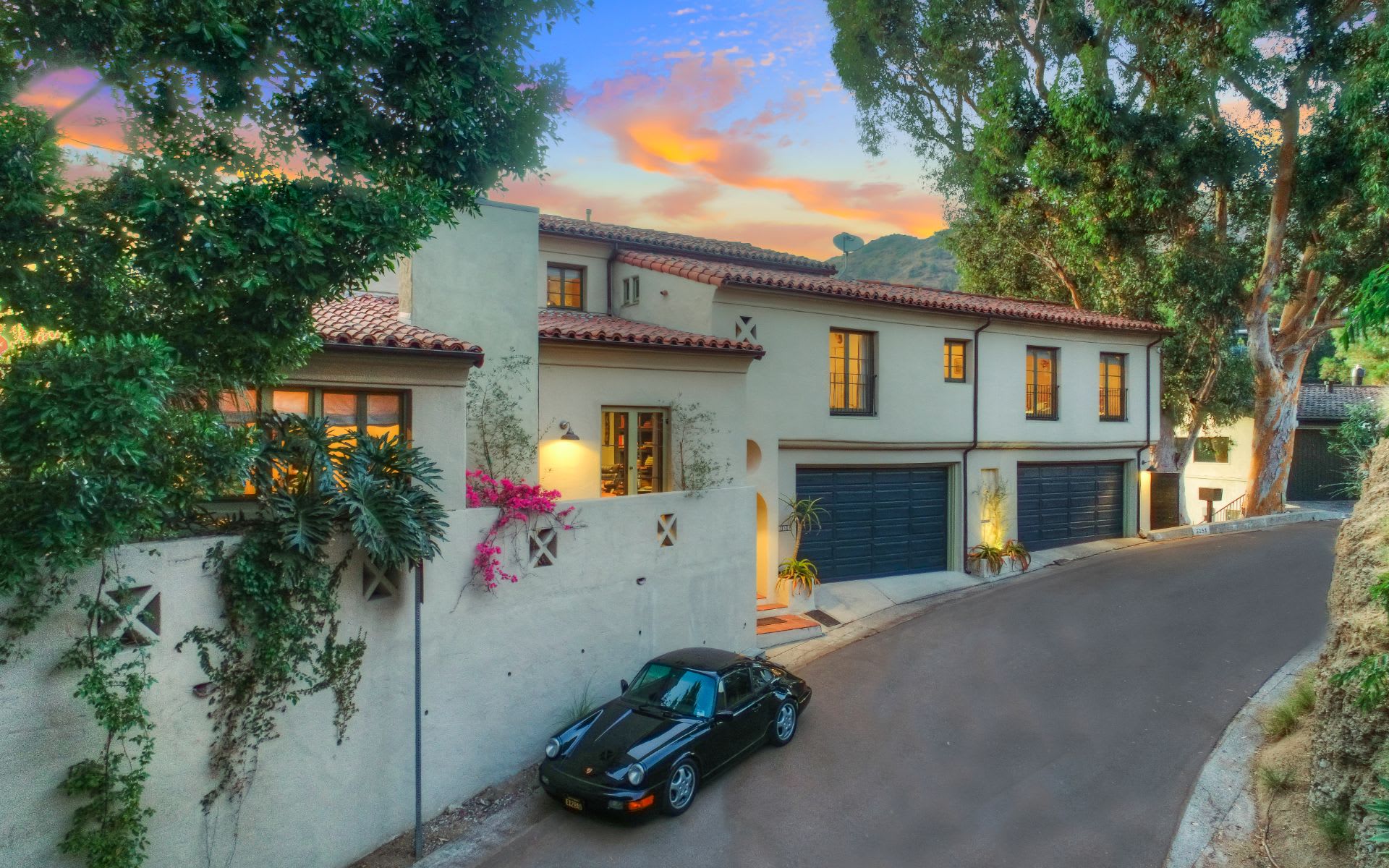  3259 Deronda Dr