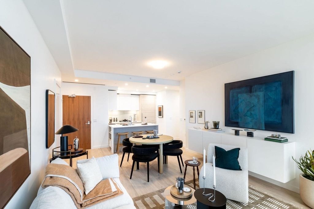 680 Quayside Drive 3406, New Westminster
