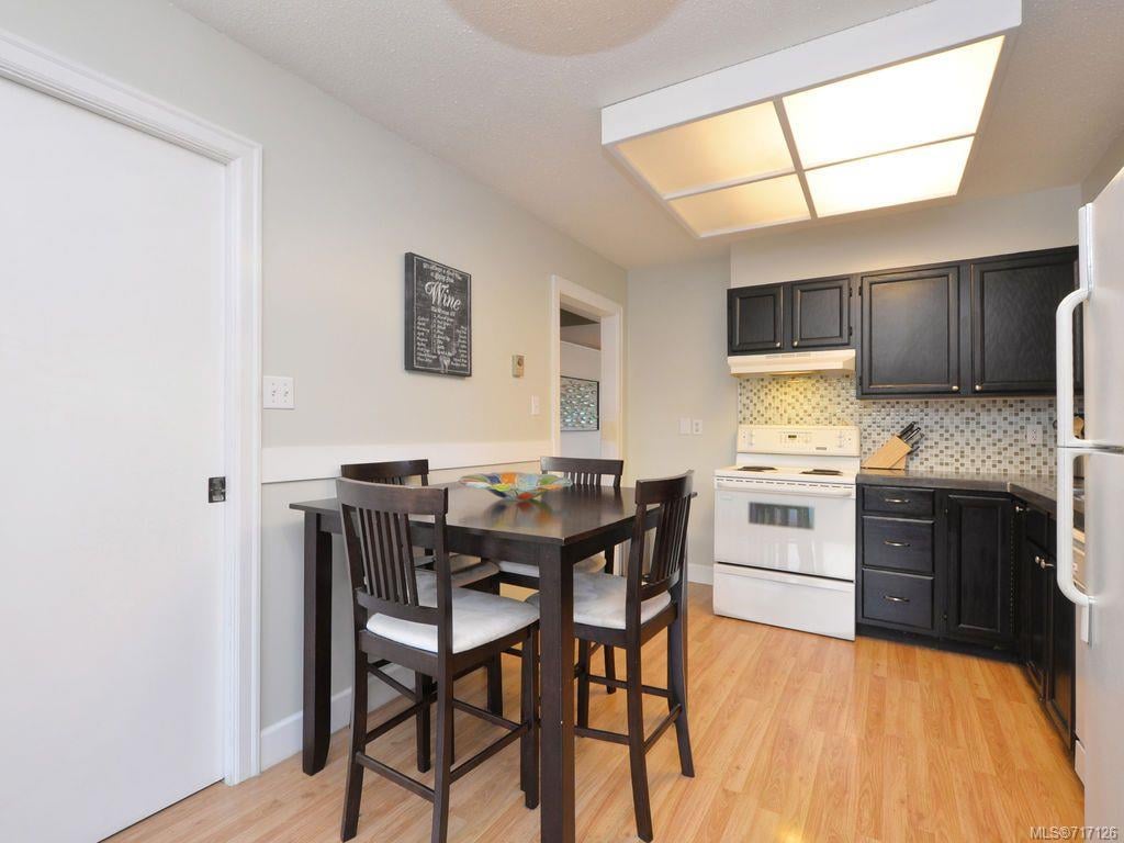 382 Selica Rd, Langford