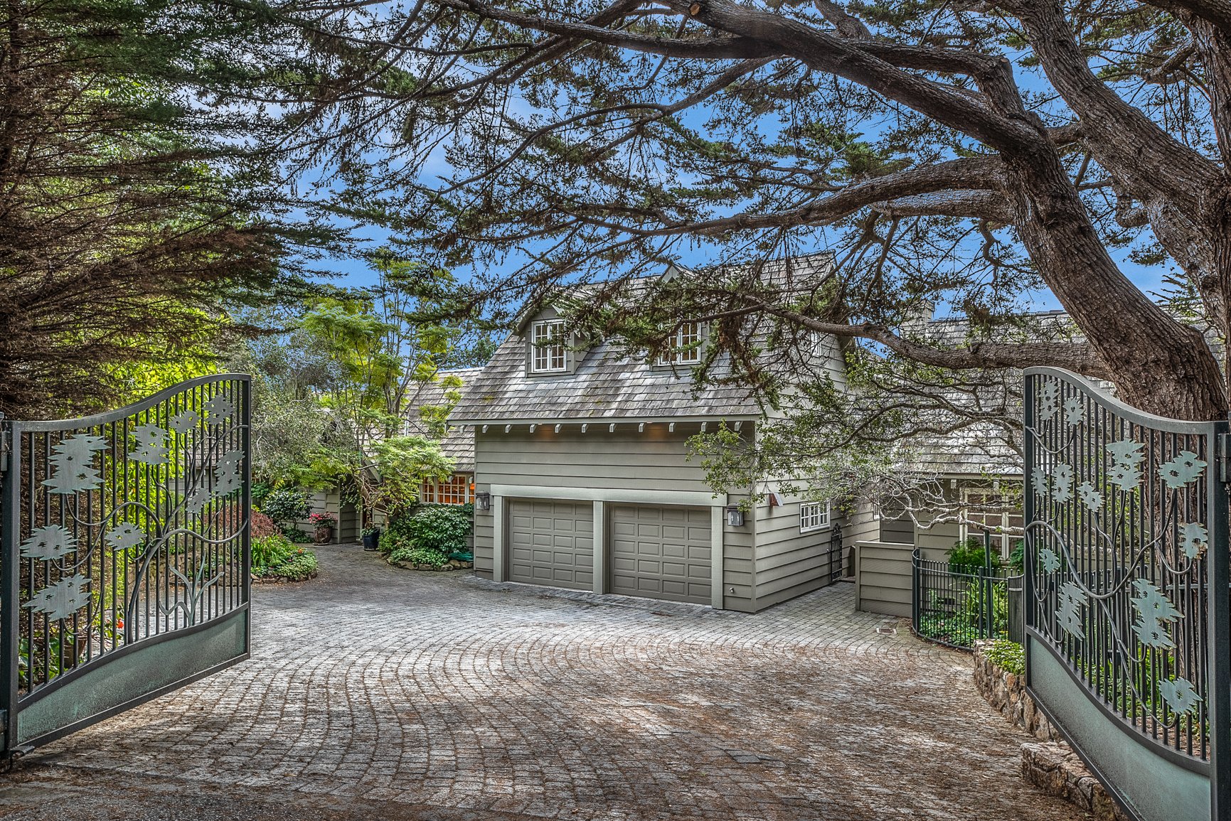 3892 Ronda Rd