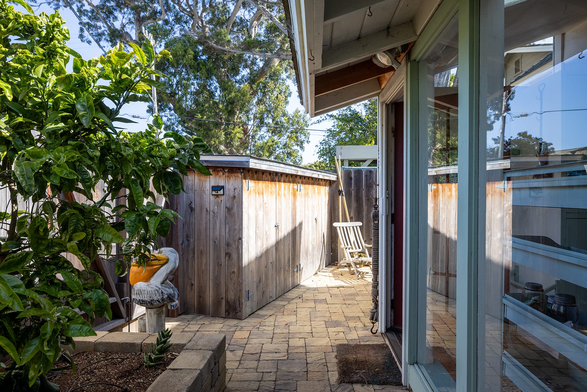 Timeless Victorian Cottage - 106 19th Street