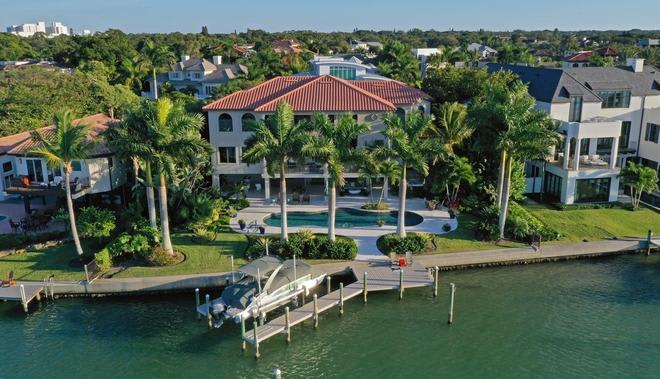 Prime View in Sarasota’s Harbor Acres