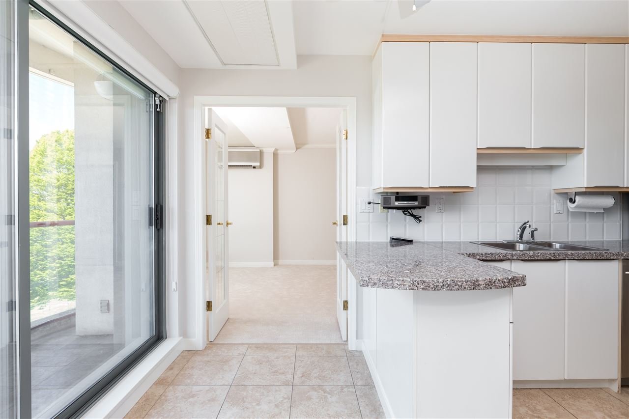 402-1233 Beach Ave
