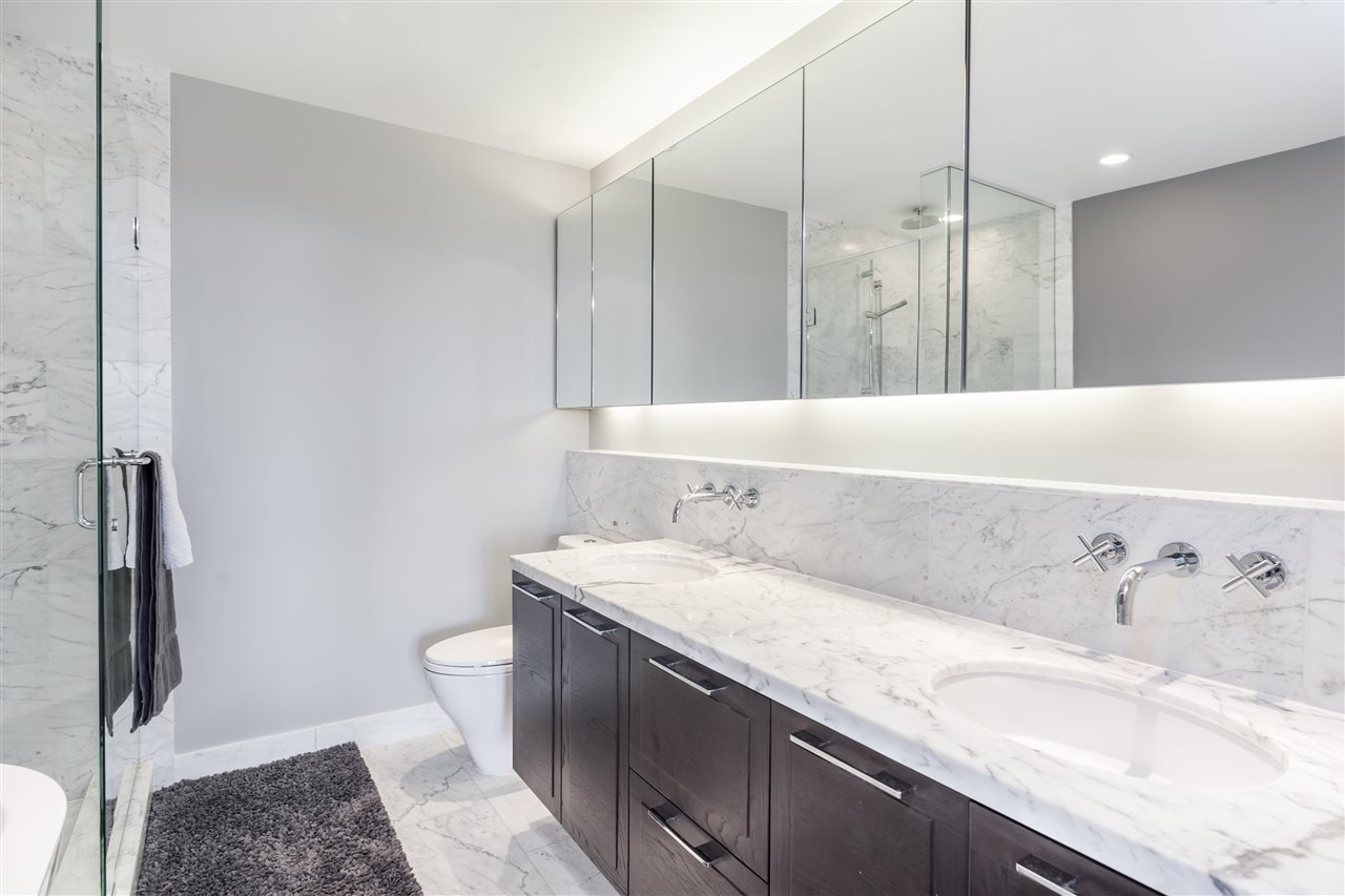 313-2118 W 15th Ave