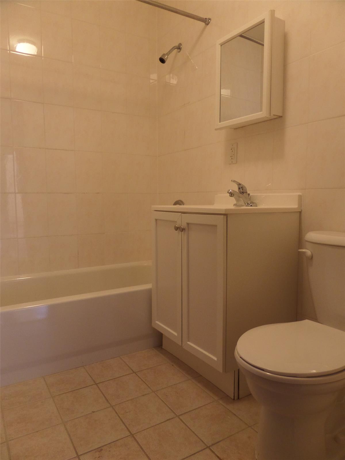 322 East 4th Street, Apt 4R