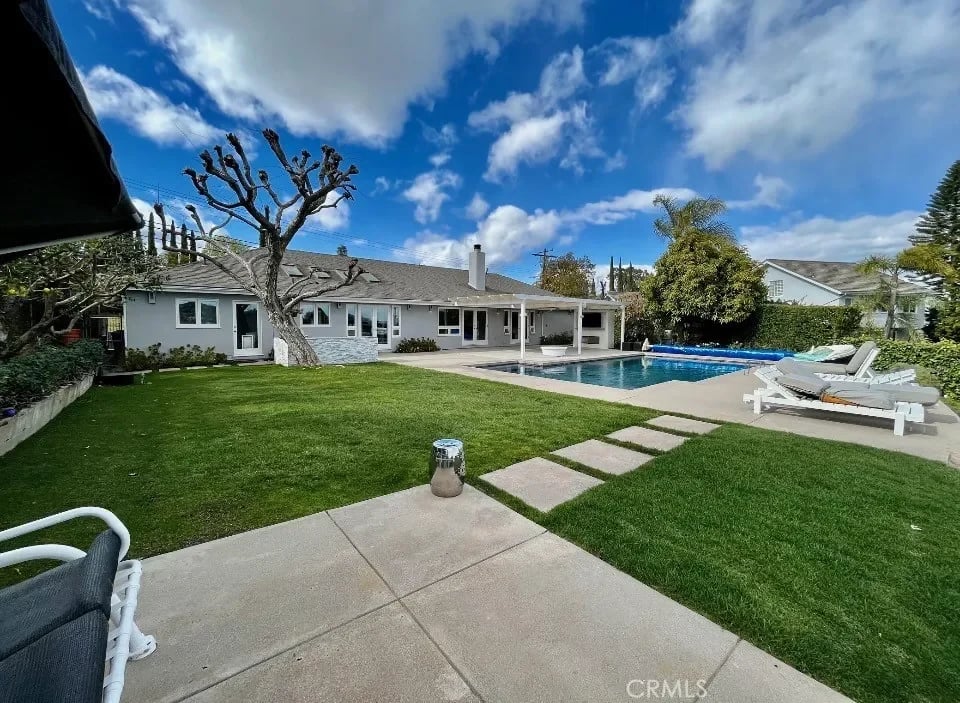 16972 Oak View Dr