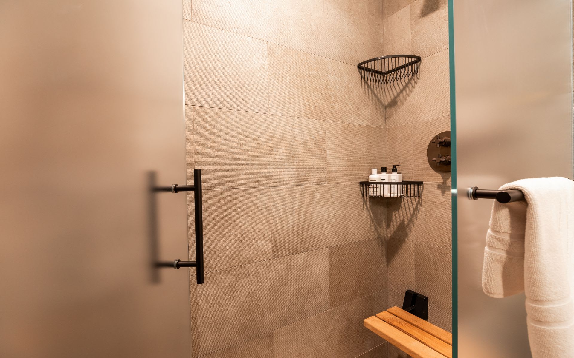The Lodge at Vail Condominiums #521
