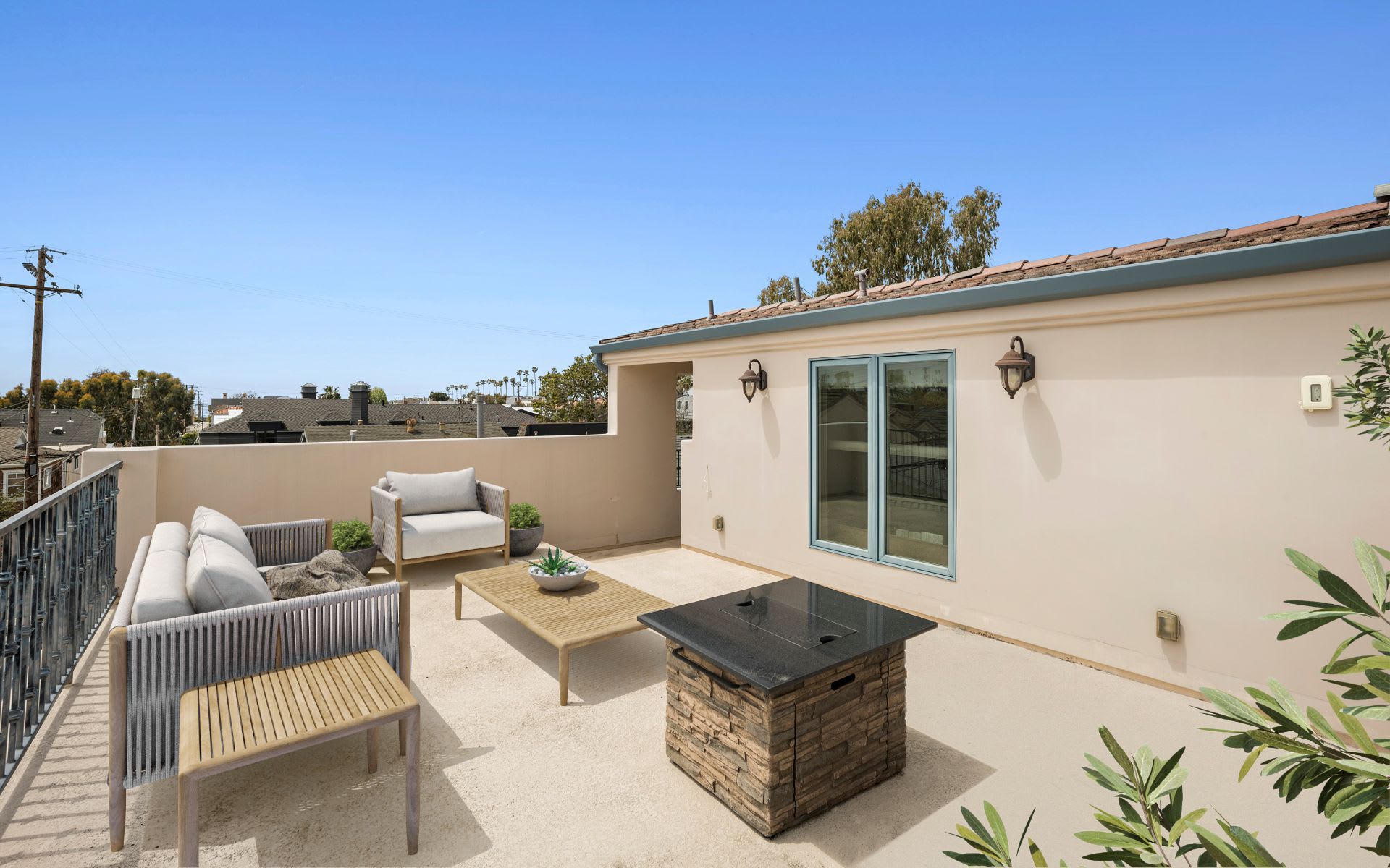 422 Heliotrope Avenue Unit: B