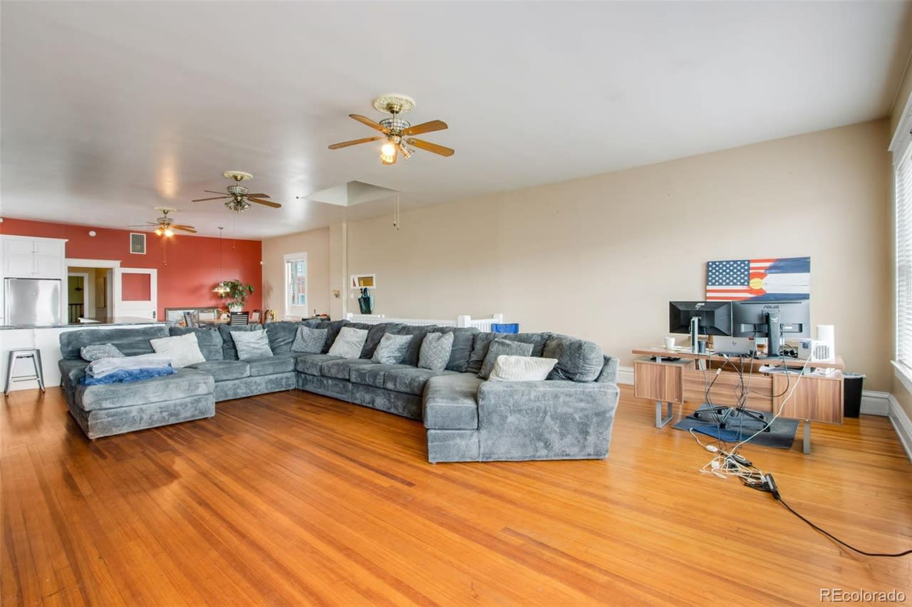 Prime Mixed Use Building: 922 8th Ave - $1.05M
