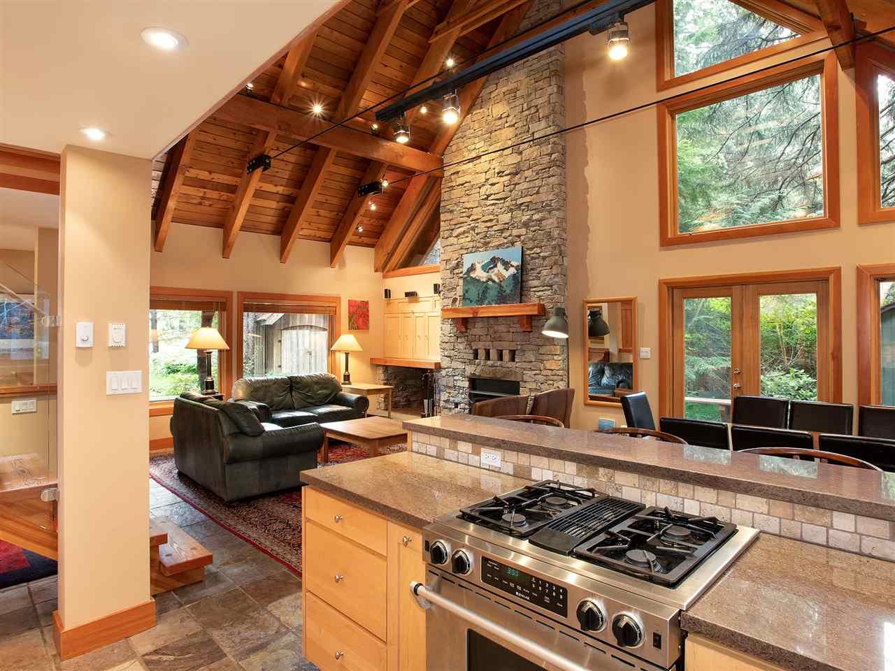 6725 Crabapple Dr