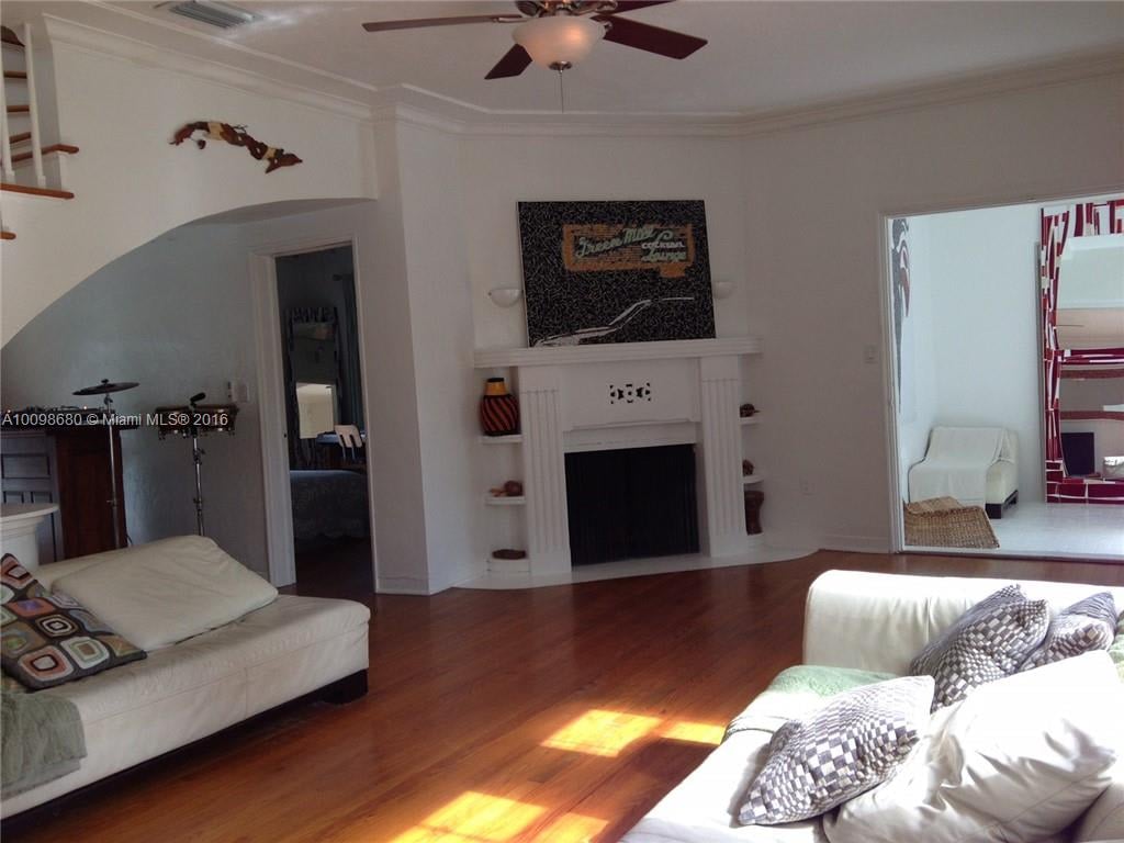 285 NE 95th St