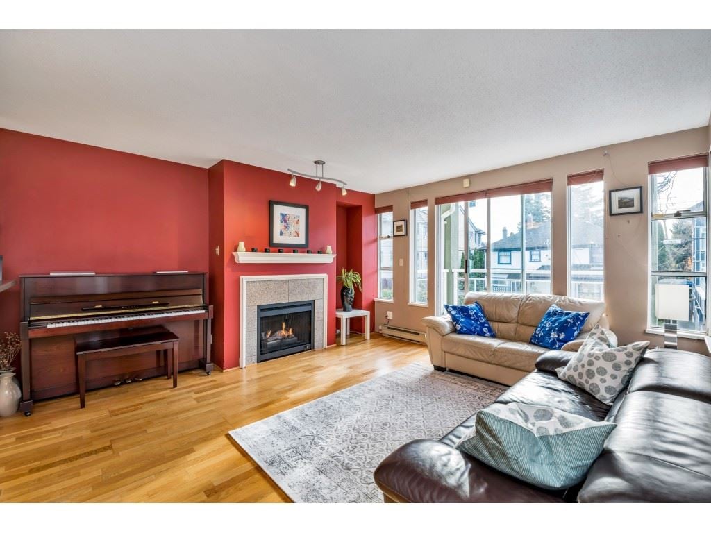 203-838 W 14th Ave