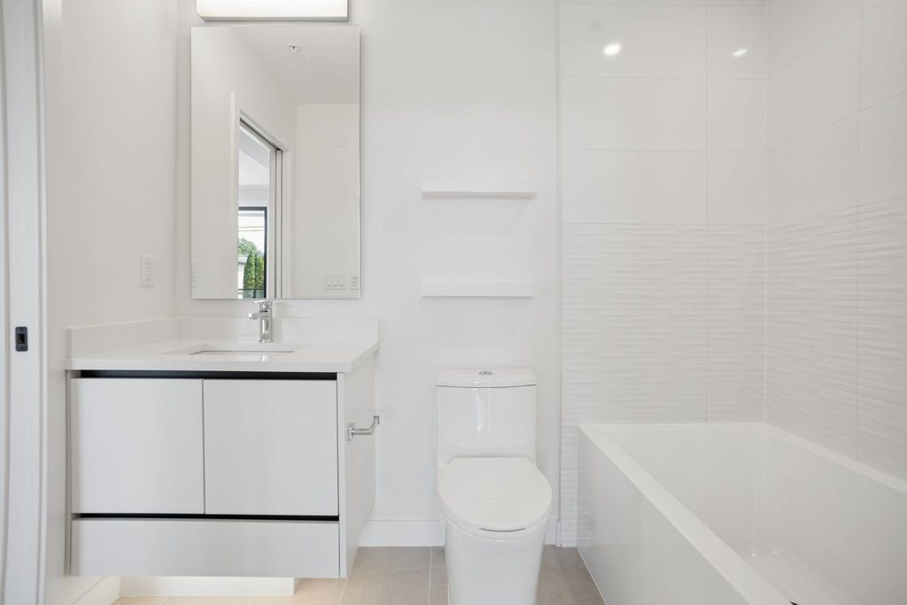 8398 Oak Street 208, Vancouver