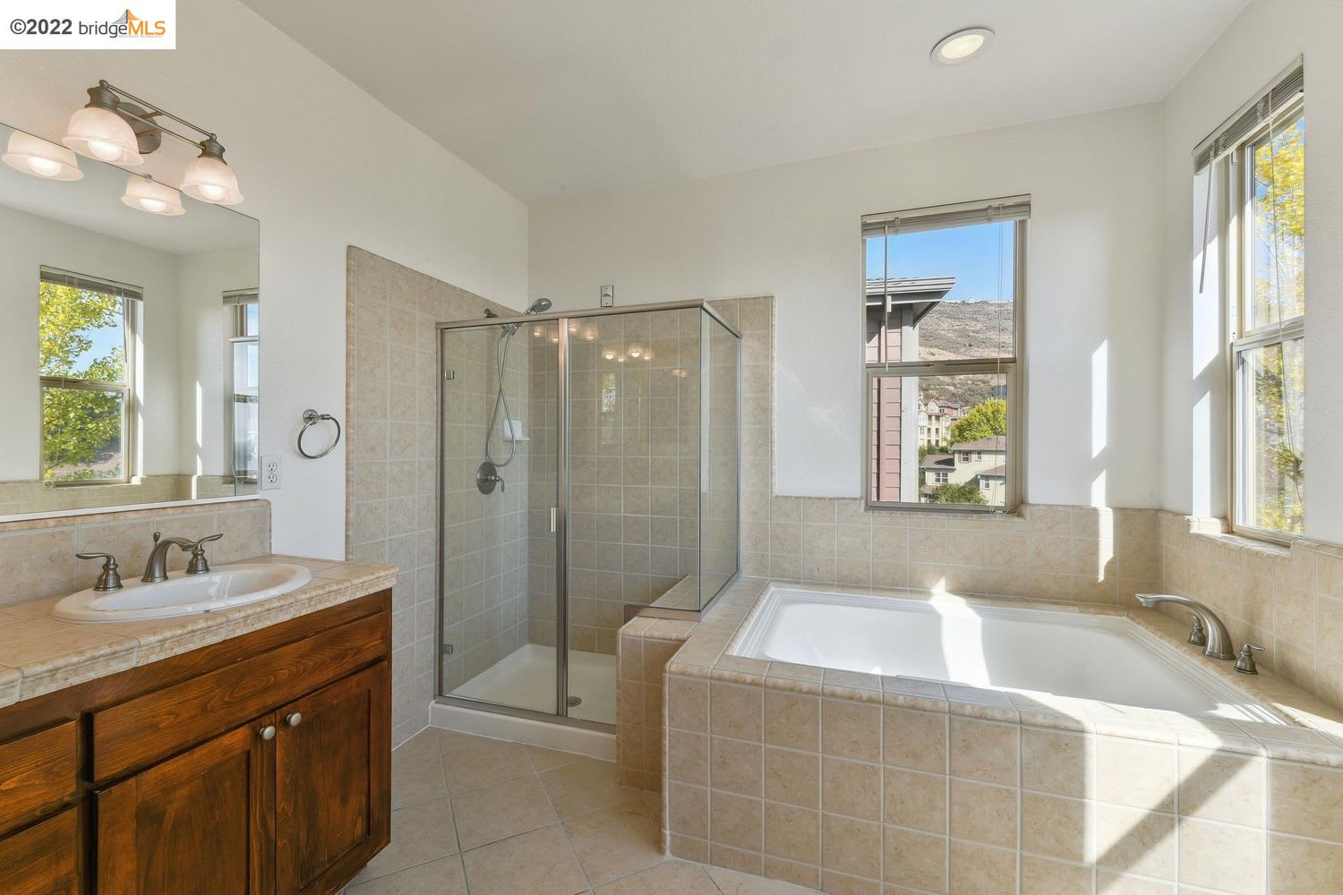 6415 Blue Rock Ct, Oakland, CA 94605