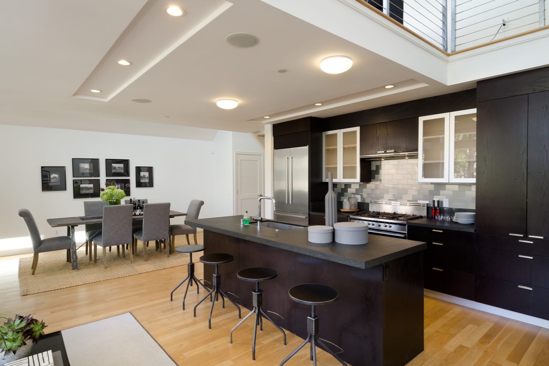 946 S Van Ness