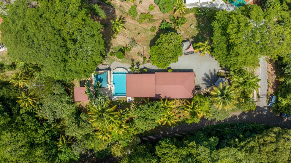 Home with White Water Views and Easy Access in Ojochal