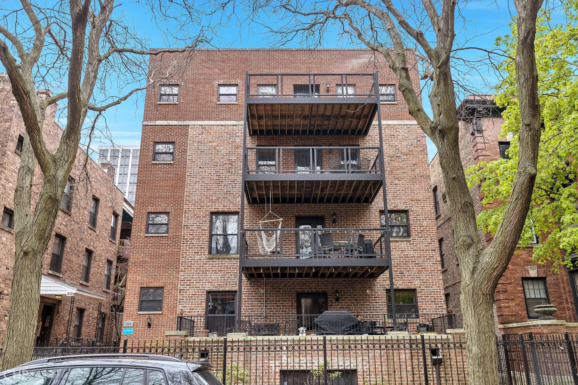 917 W Agatite Ave, Unit 3F