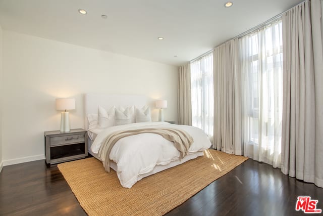 125 Pacific St #3
