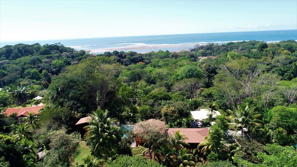 Home with White Water Views and Easy Access in Ojochal