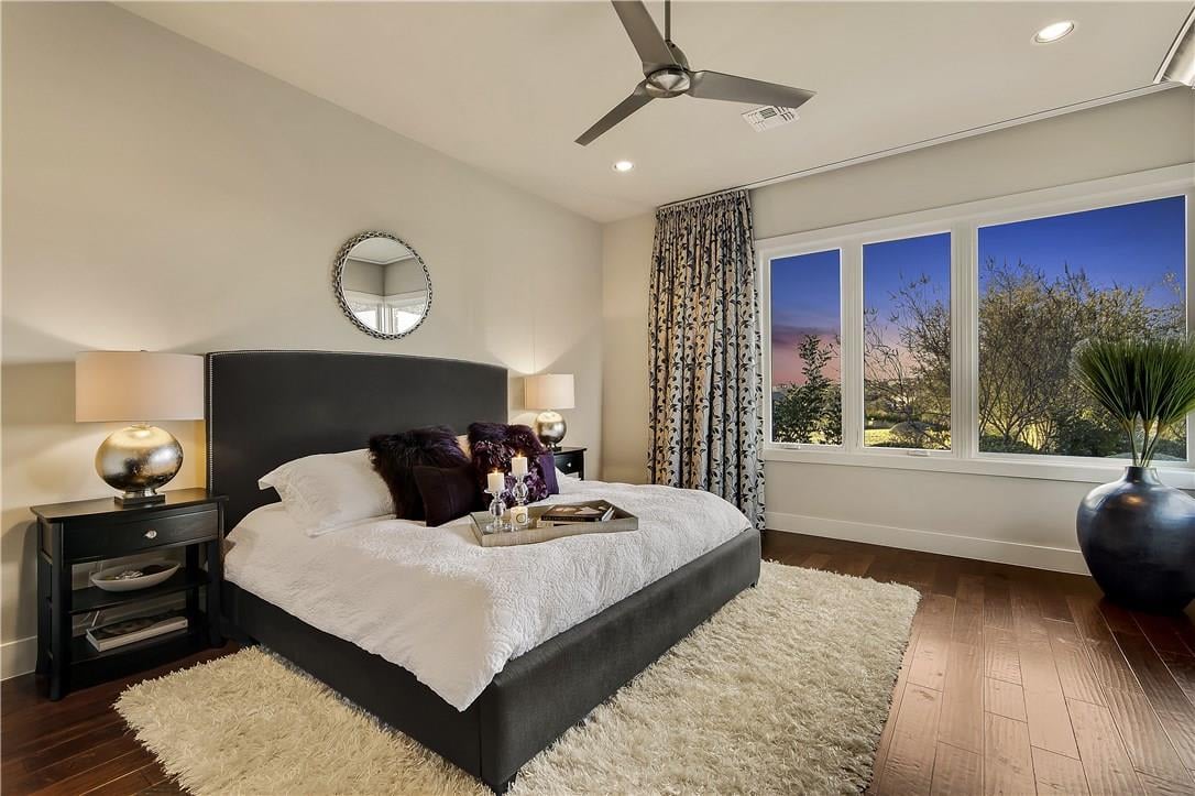 1715 Corto Ln